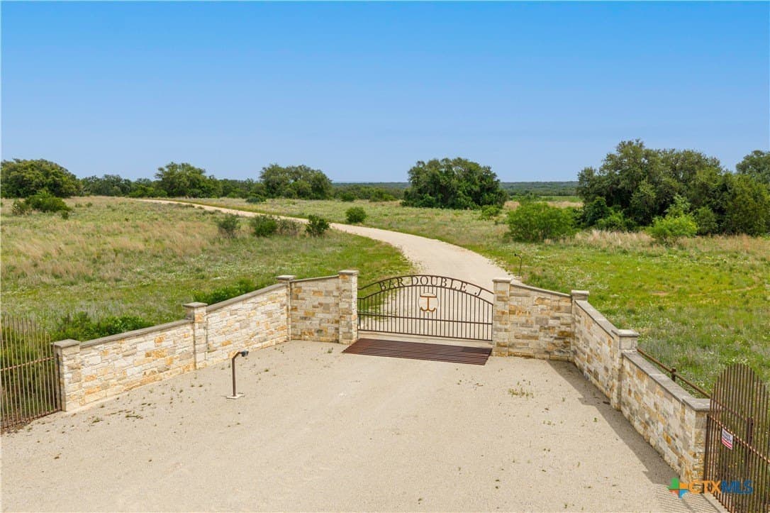 605 acres in Mills County gallery image 2