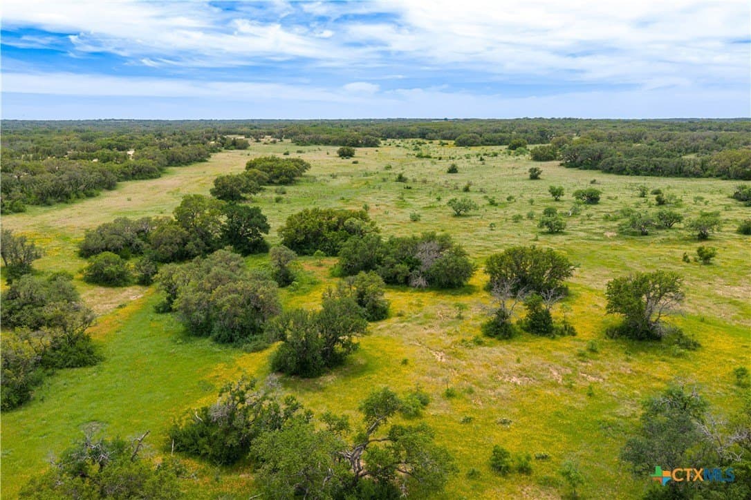 605 acres in Mills County