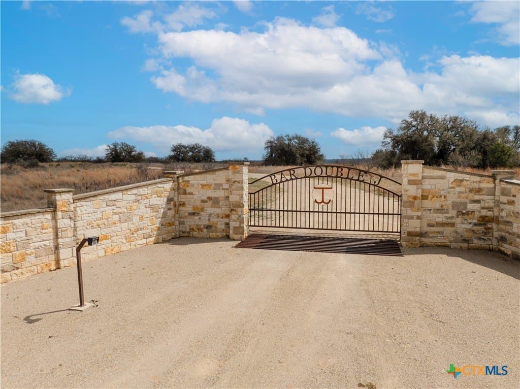 605 acres in Mills County gallery image 2