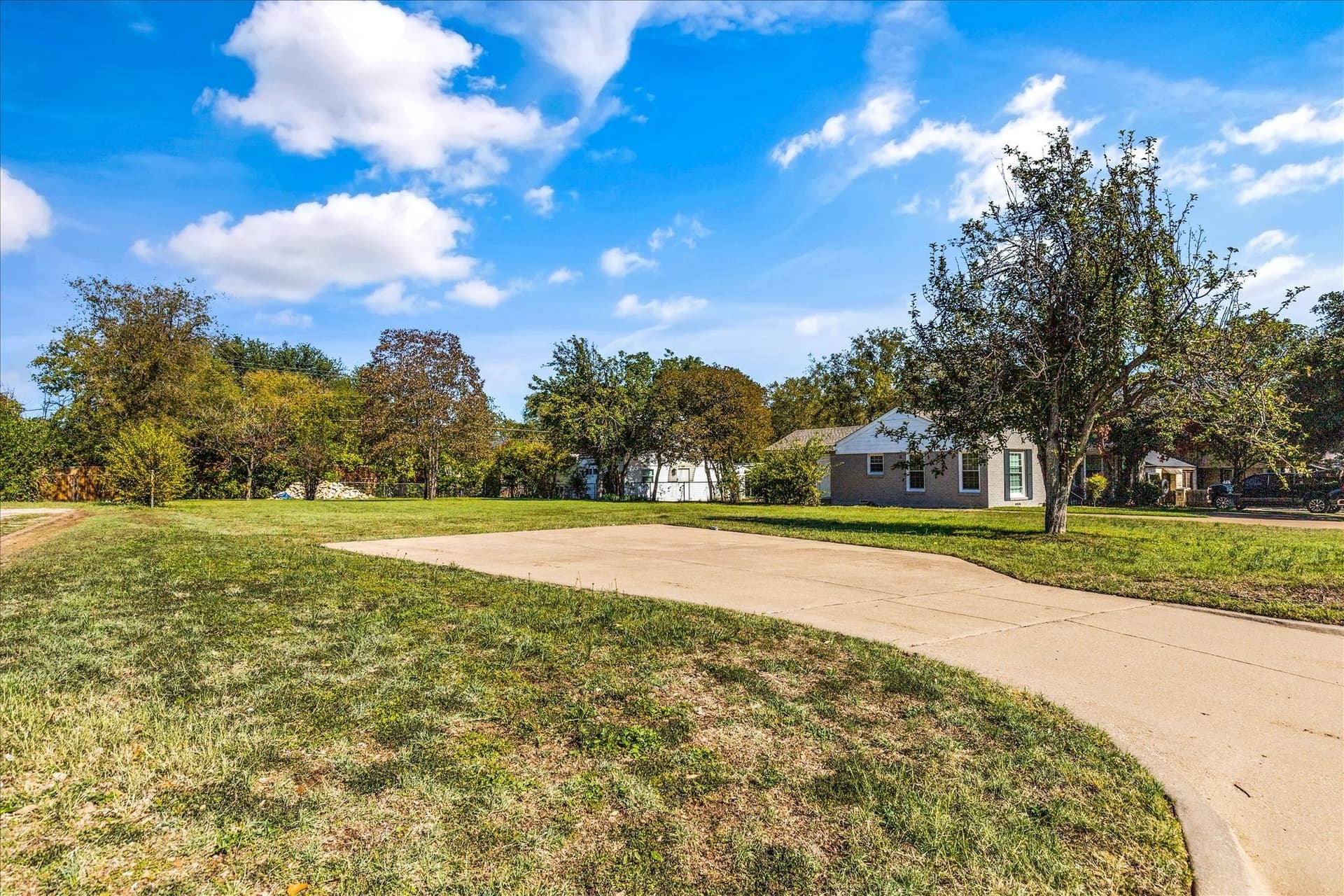 0.3 acres in Tarrant County gallery image 3