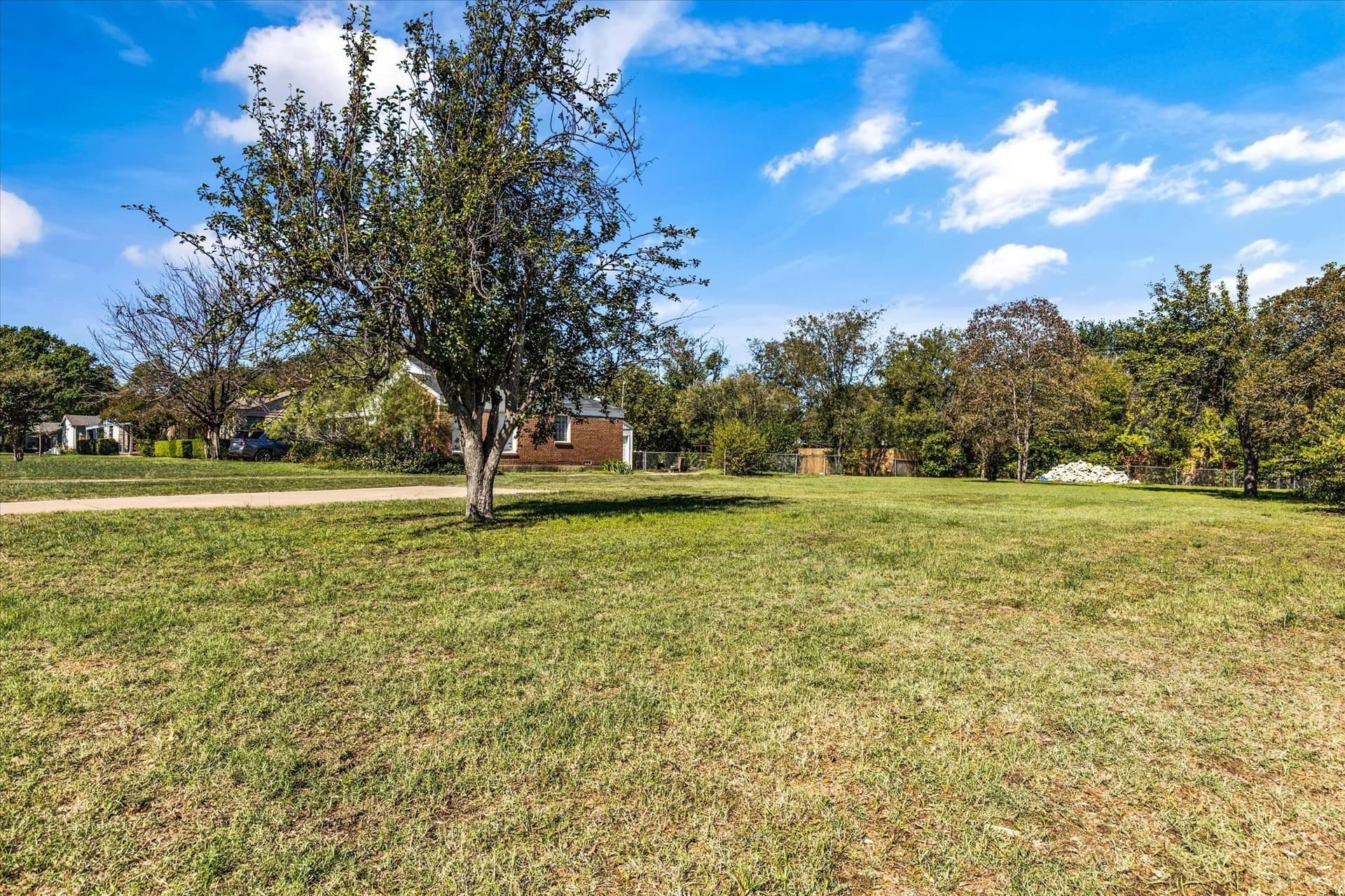 0.3 acres in Tarrant County gallery image 2