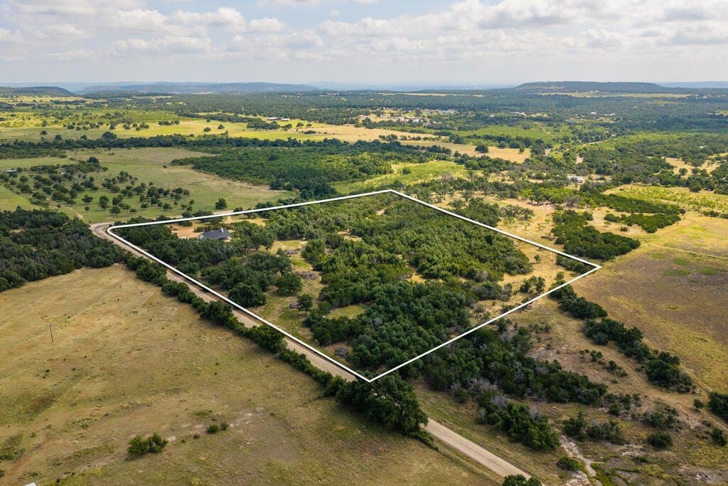 20.49 acres in Gillespie County - photo 3