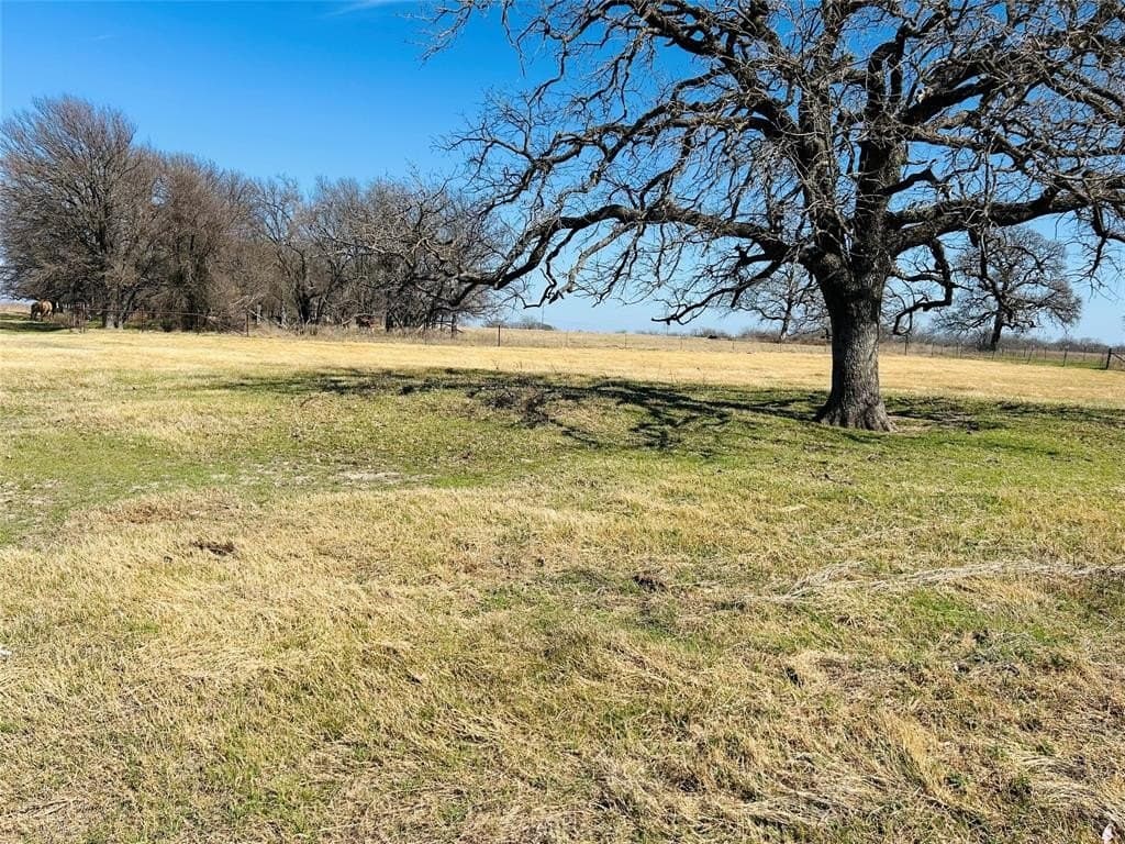 11.75 acres in Hill County