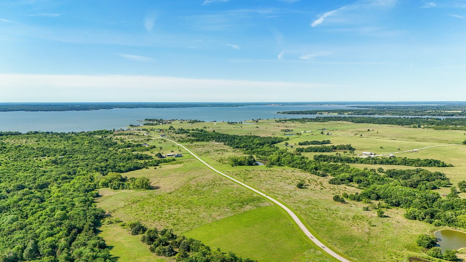 1.5 acres in Navarro County gallery image 4
