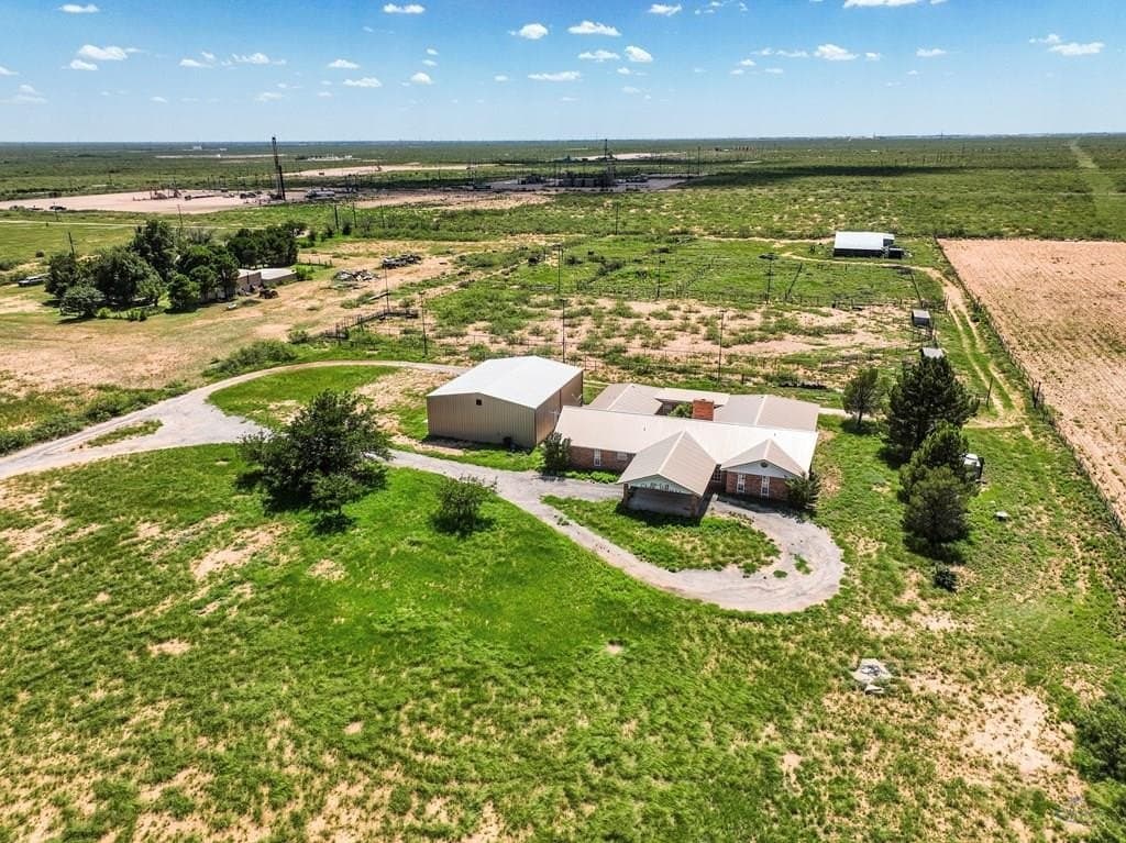 10 acres in Midland County