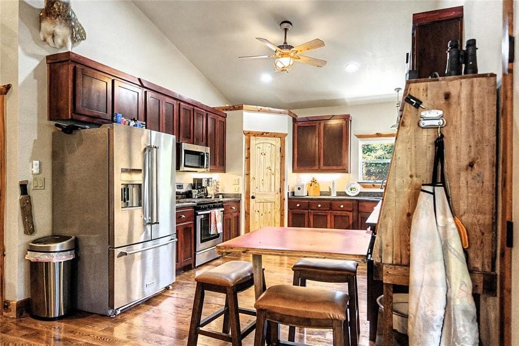 10.5 acres in Cooke County gallery image 4