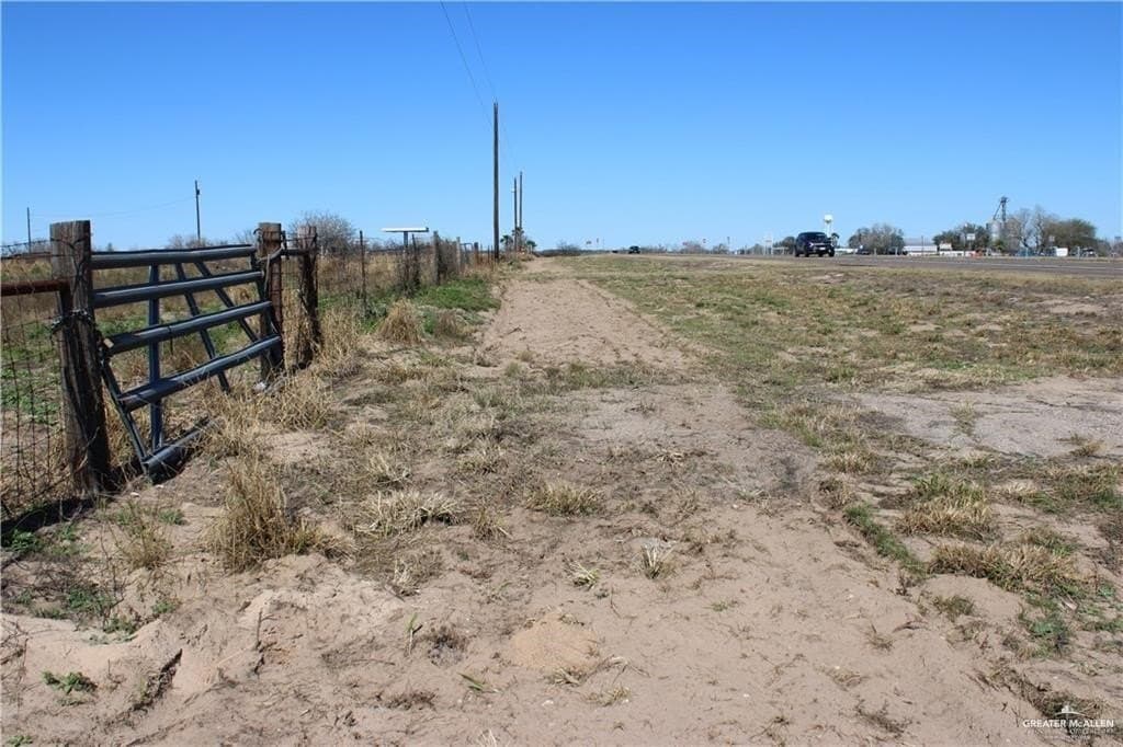 5.82 acres in Brooks County gallery image 3