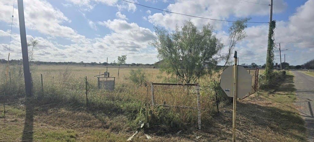 5.1 acres in Maverick County gallery image 2