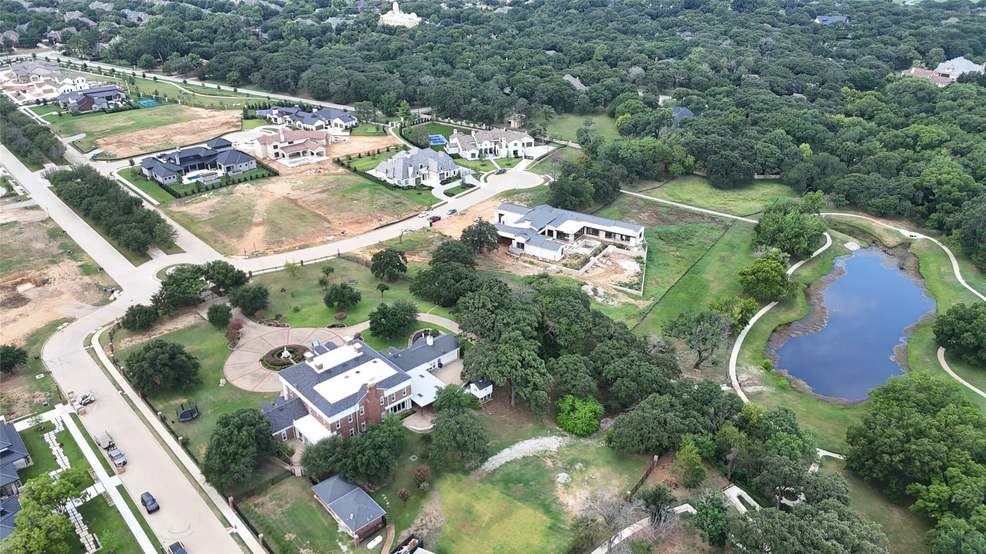 1.06 acres in Tarrant County gallery image 2