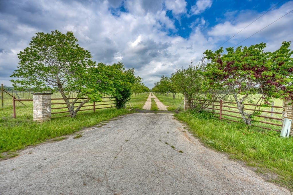 248.61 acres in Gillespie County gallery image 3