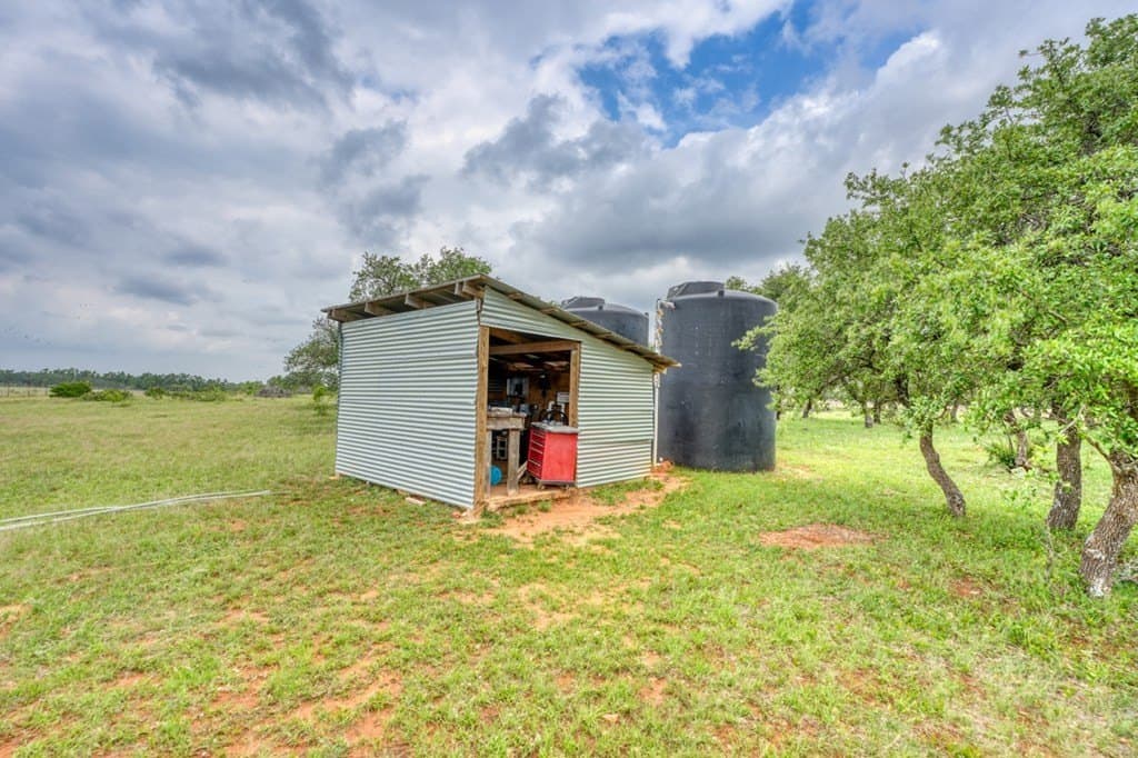 248.61 acres in Gillespie County - photo 9