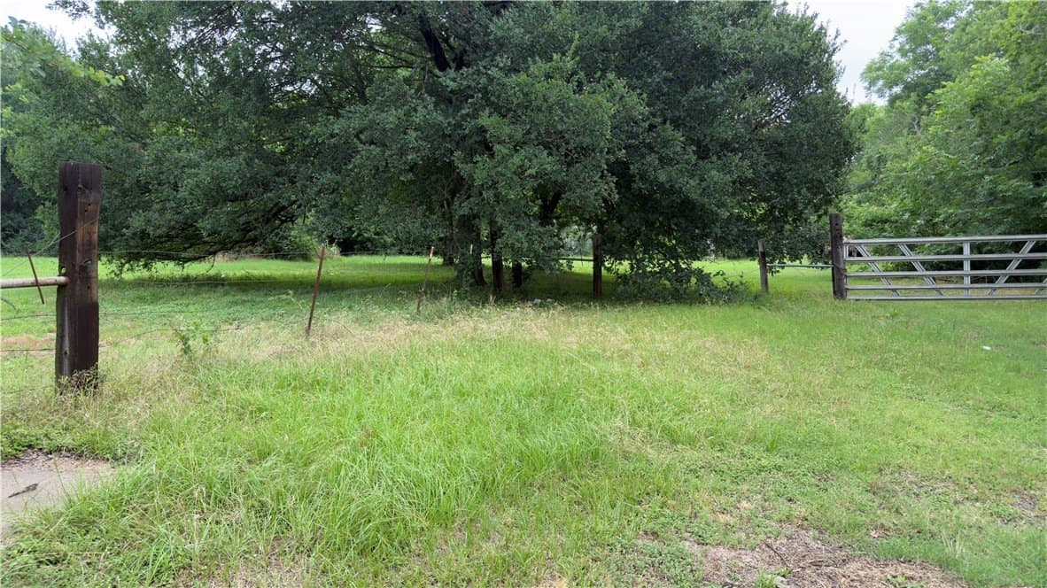 0.59 acres in Navarro County gallery image 3