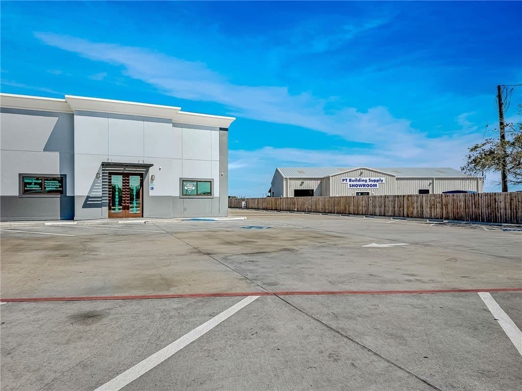 46,174 acres in Nueces County - photo 7