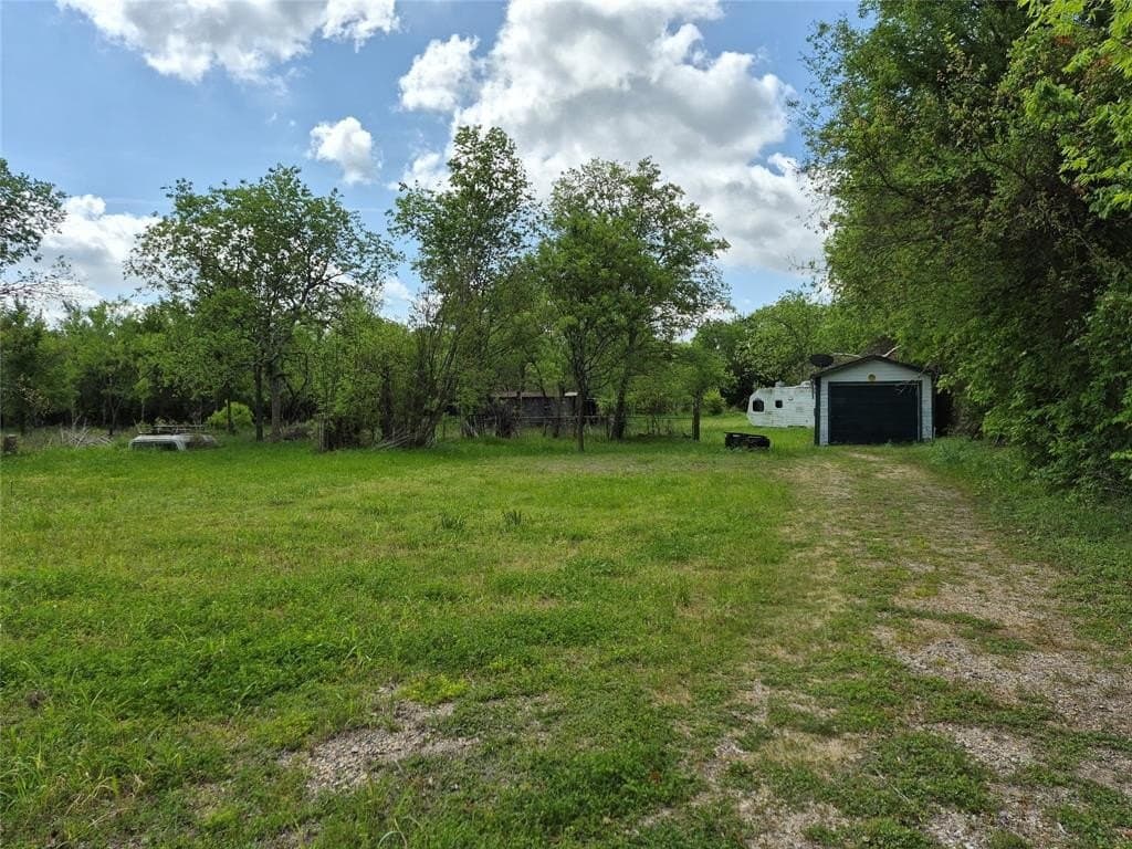 4.2 acres in Falls County