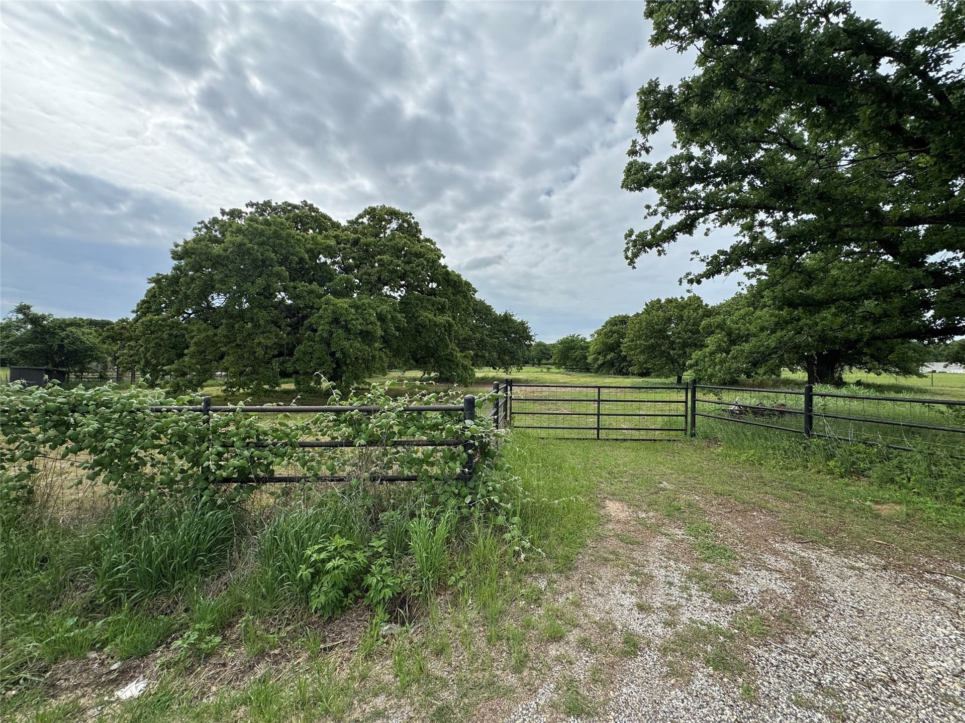 2 acres in Hood County