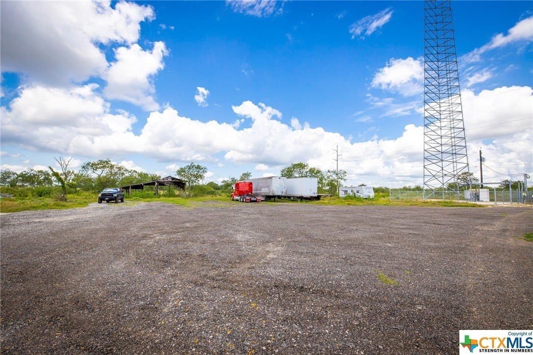 93.79 acres in Guadalupe County gallery image 4