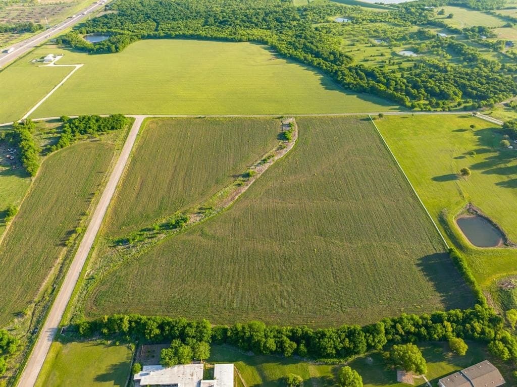 29.67 acres in Hill County