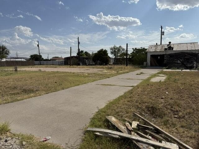 0.4 acres in Winkler County - photo 2