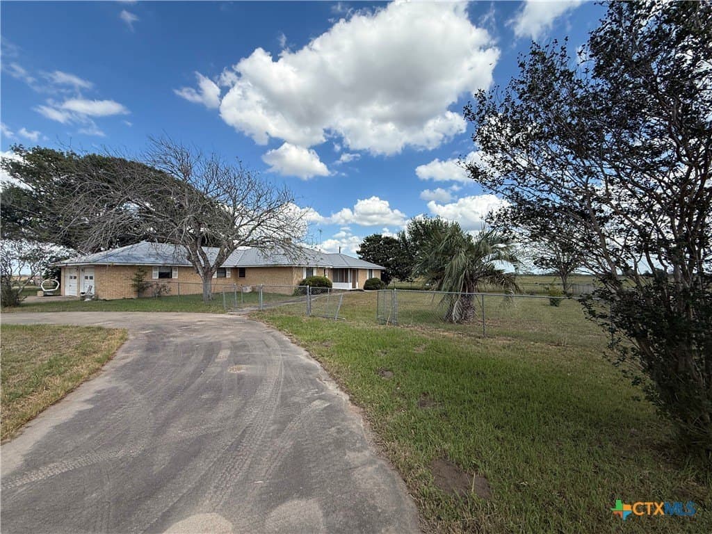 53 acres in Lavaca County - photo 8