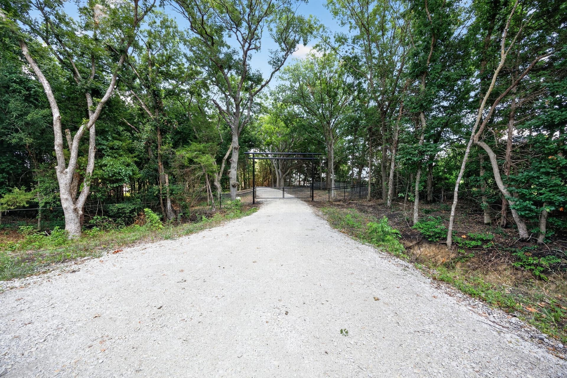 4.9 acres in Grayson County