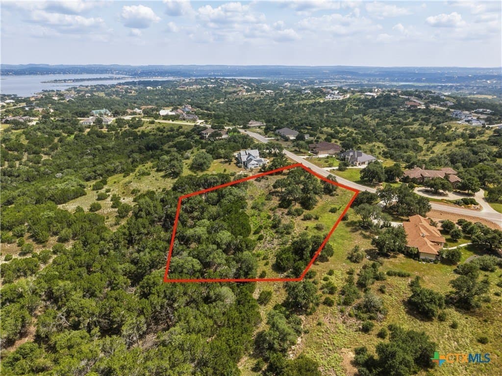 1.86 acres in Comal County gallery image 3
