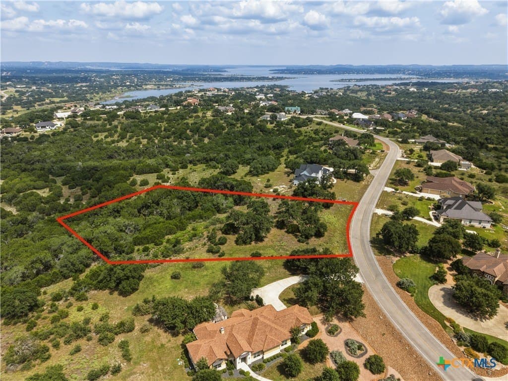 1.86 acres in Comal County gallery image 2