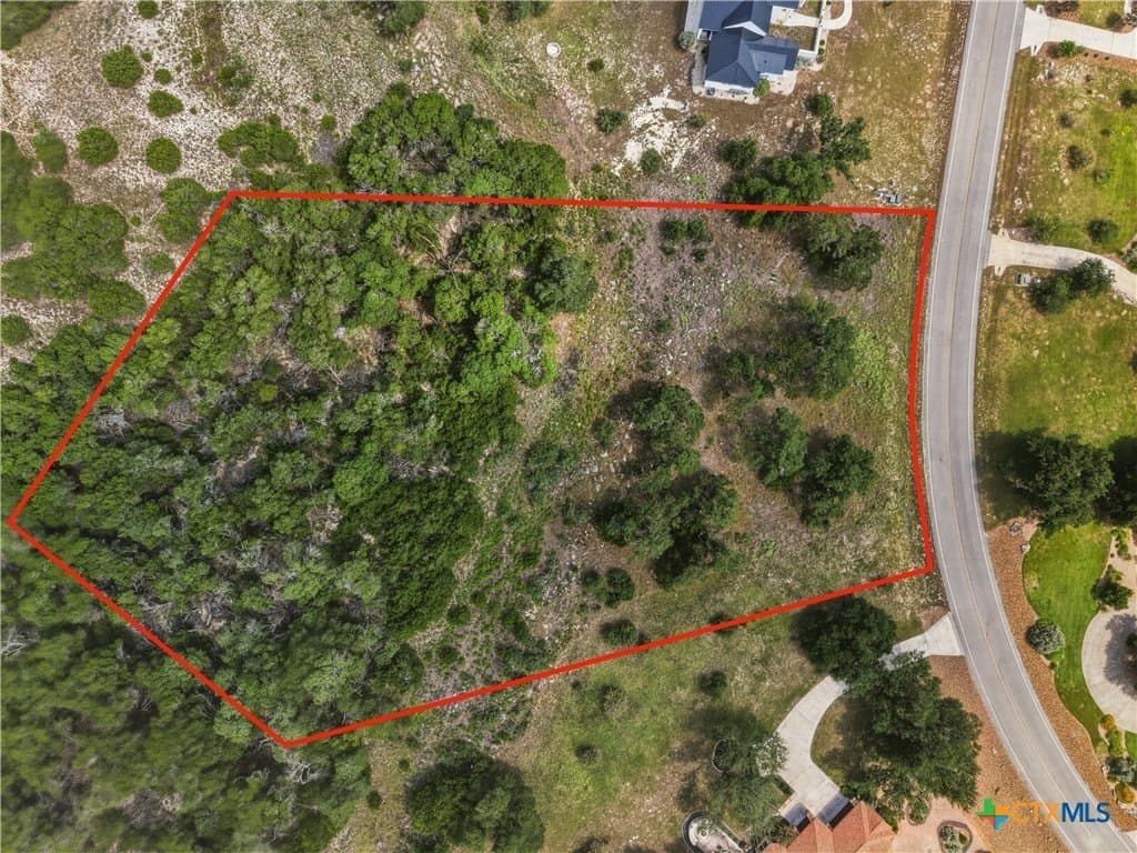 1.86 acres in Comal County gallery image 4