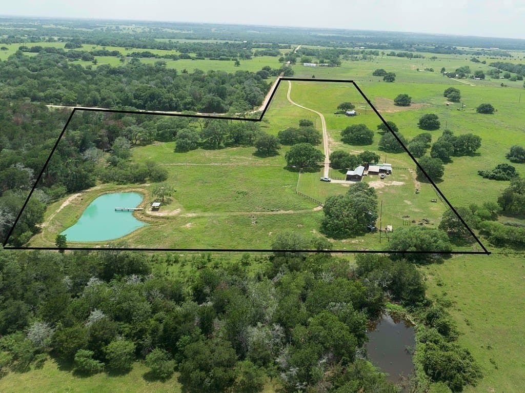 21.36 acres in Lavaca County gallery image 3