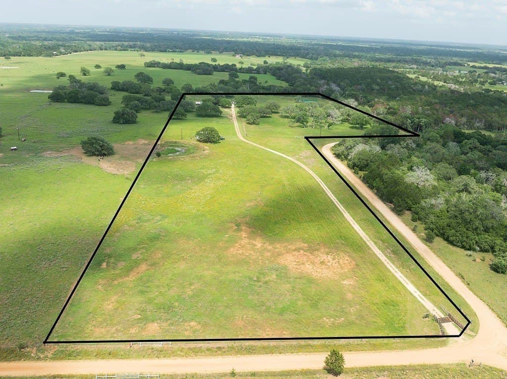 21.36 acres in Lavaca County gallery image 2