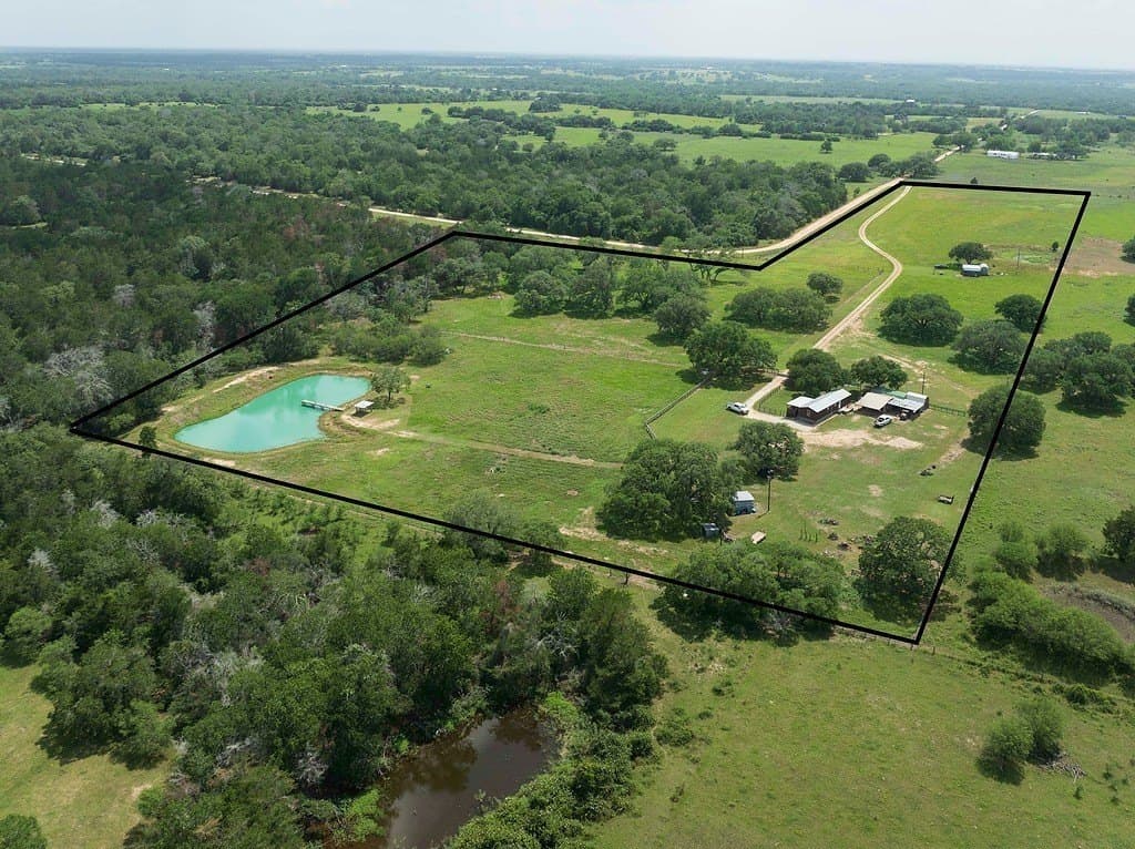 21.36 acres in Lavaca County