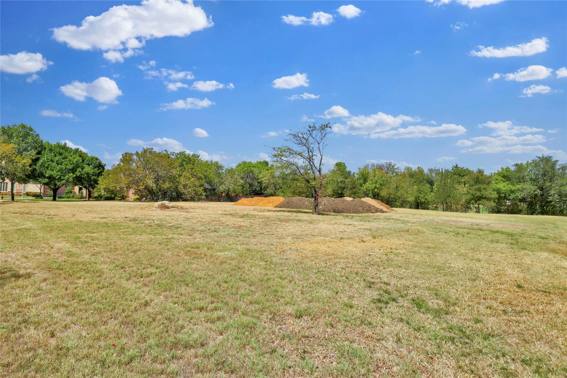 1.05 acres in Tarrant County - photo 4