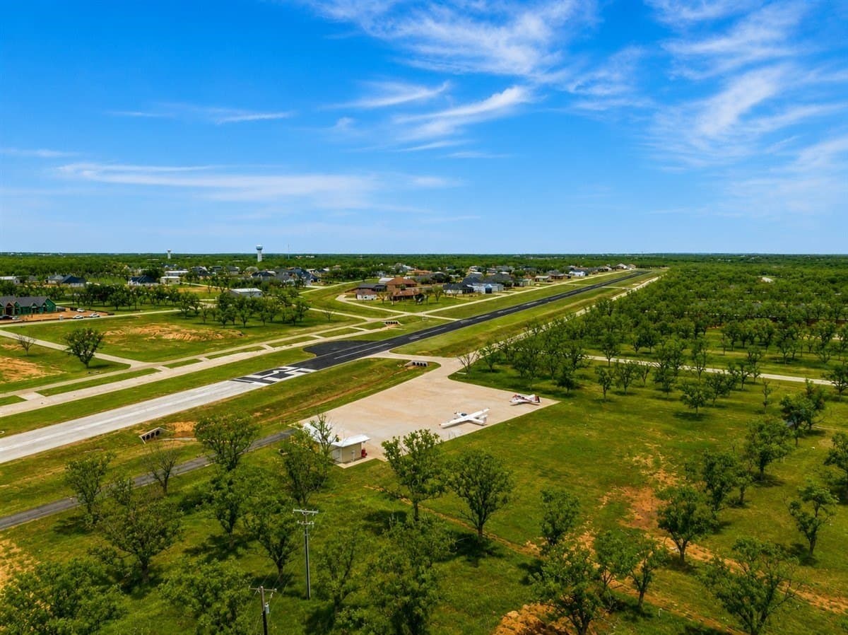 1.5 acres in Hood County gallery image 2