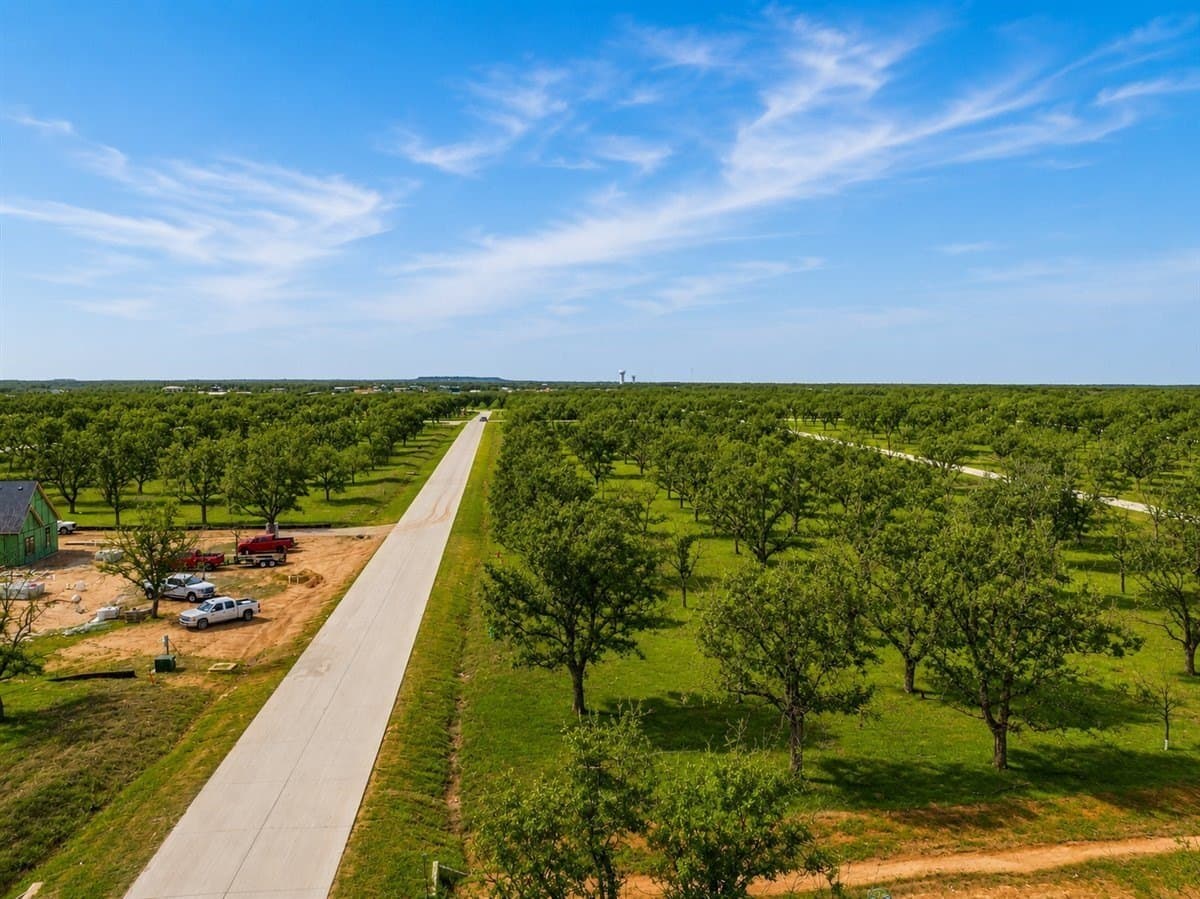 1.5 acres in Hood County gallery image 4