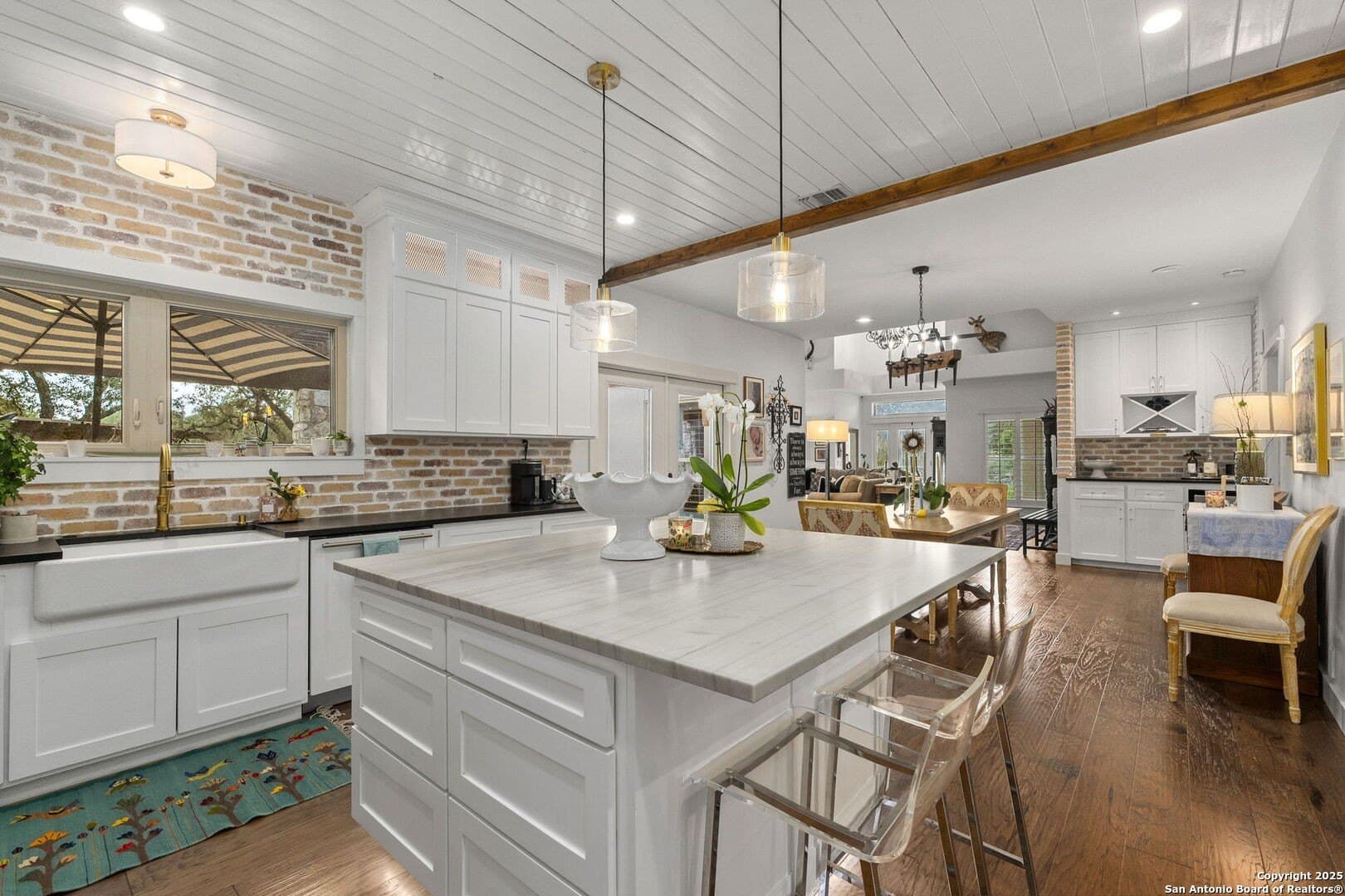 11 acres in Bexar County gallery image 2