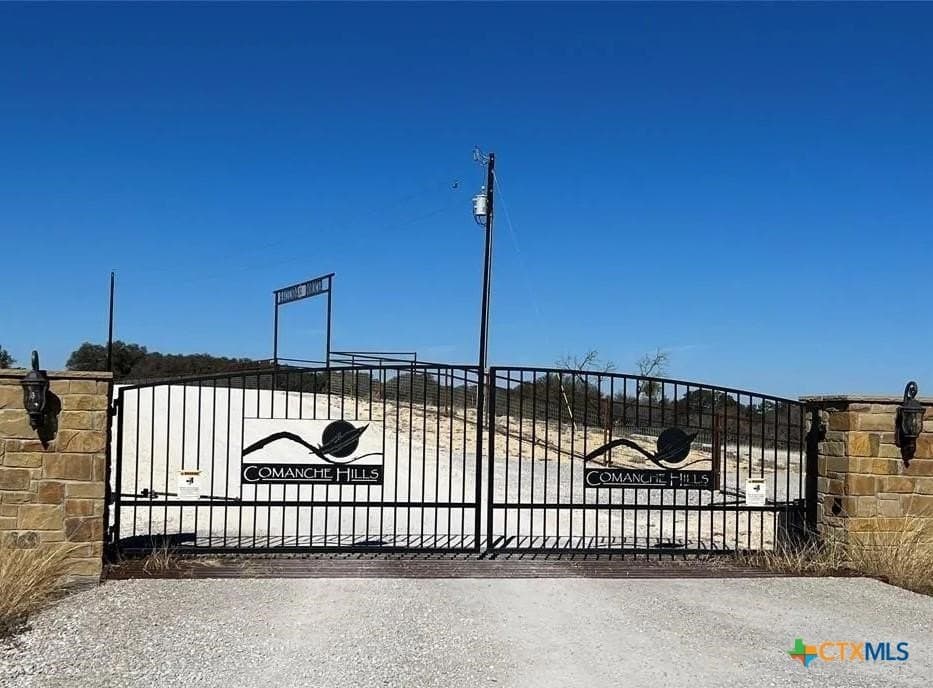 13.62 acres in Comanche County