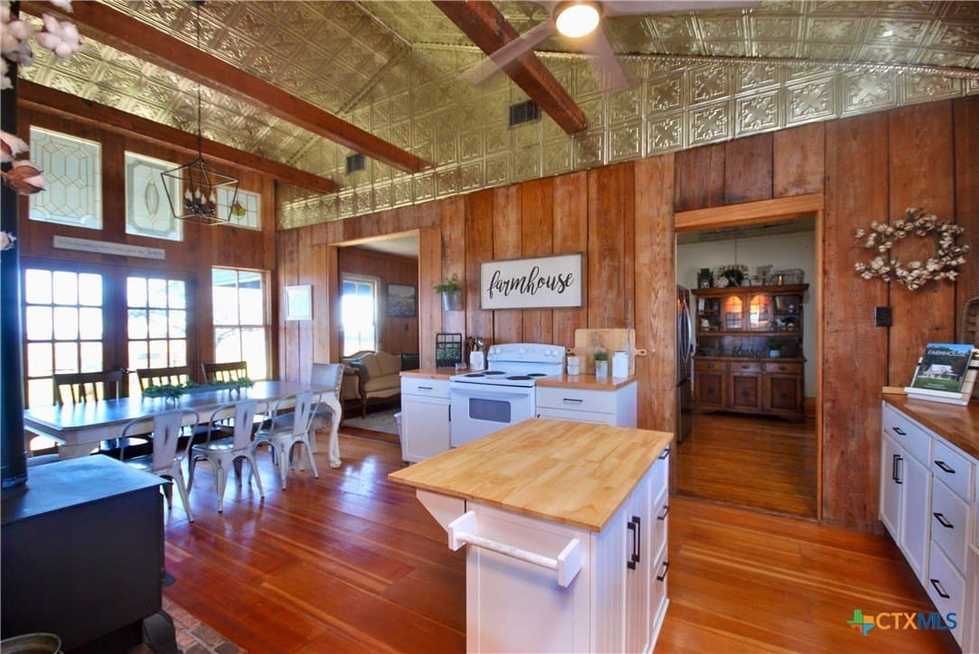 15.22 acres in Lavaca County - photo 7