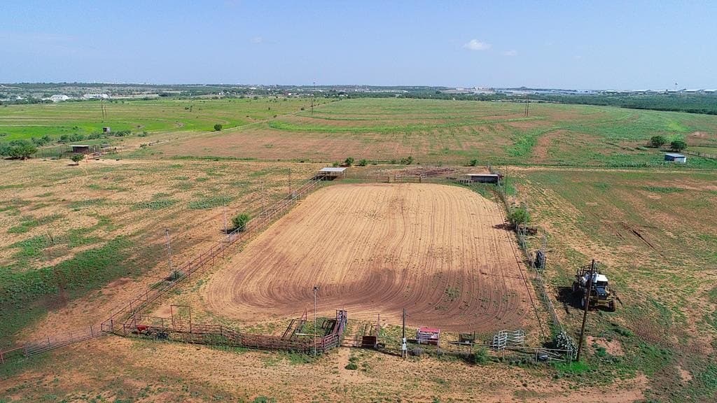 198.52 acres in Nolan County - photo 32