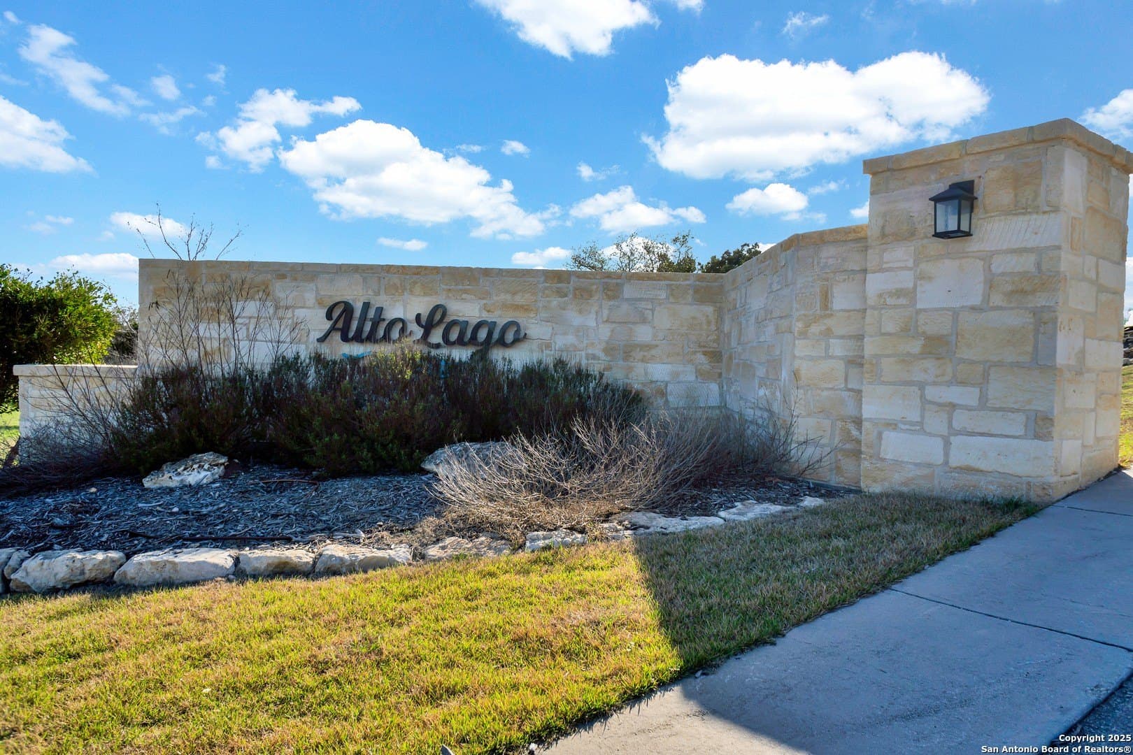 1.5 acres in Comal County gallery image 3