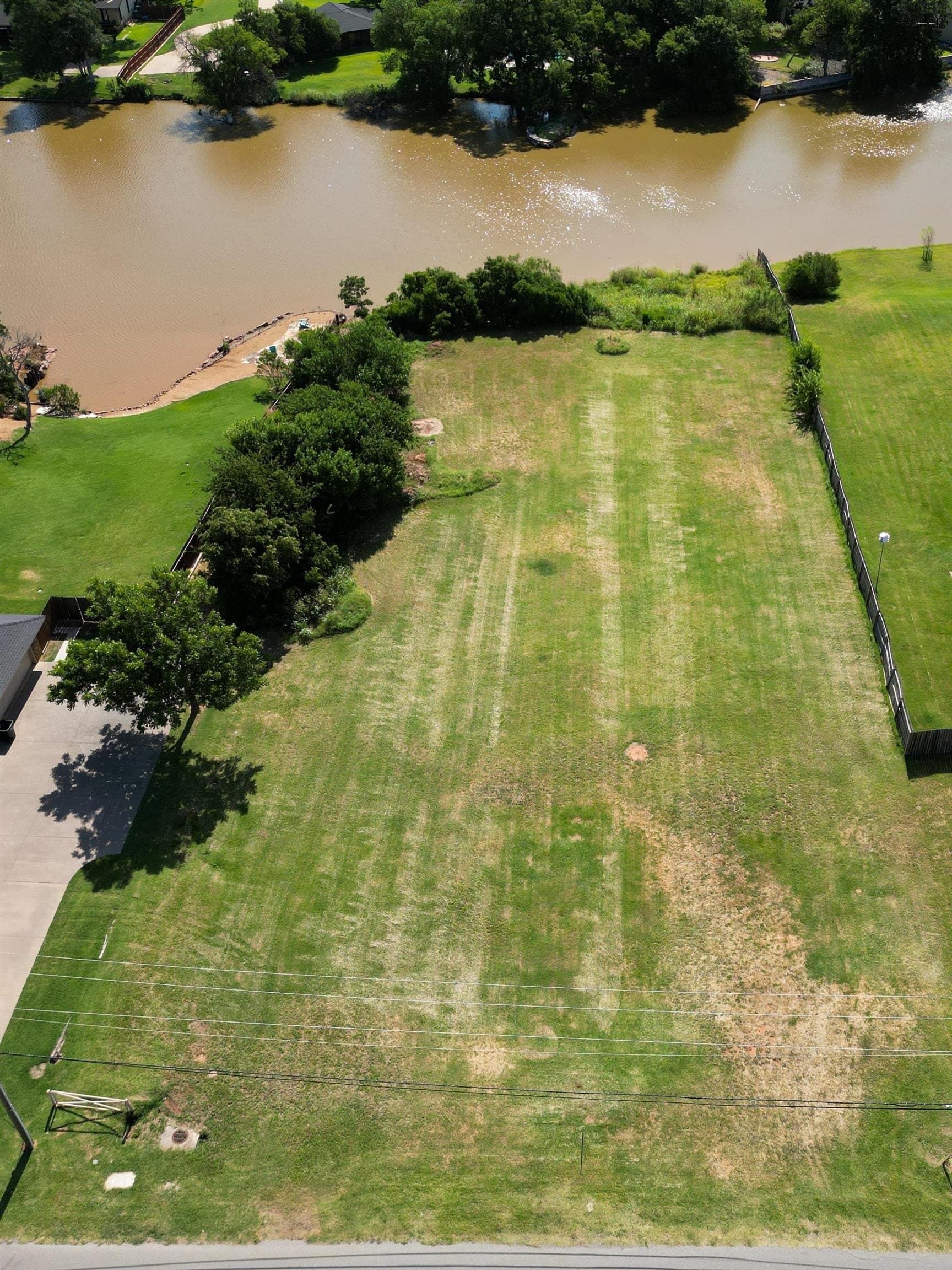 1.01 acres in Wichita County gallery image 3