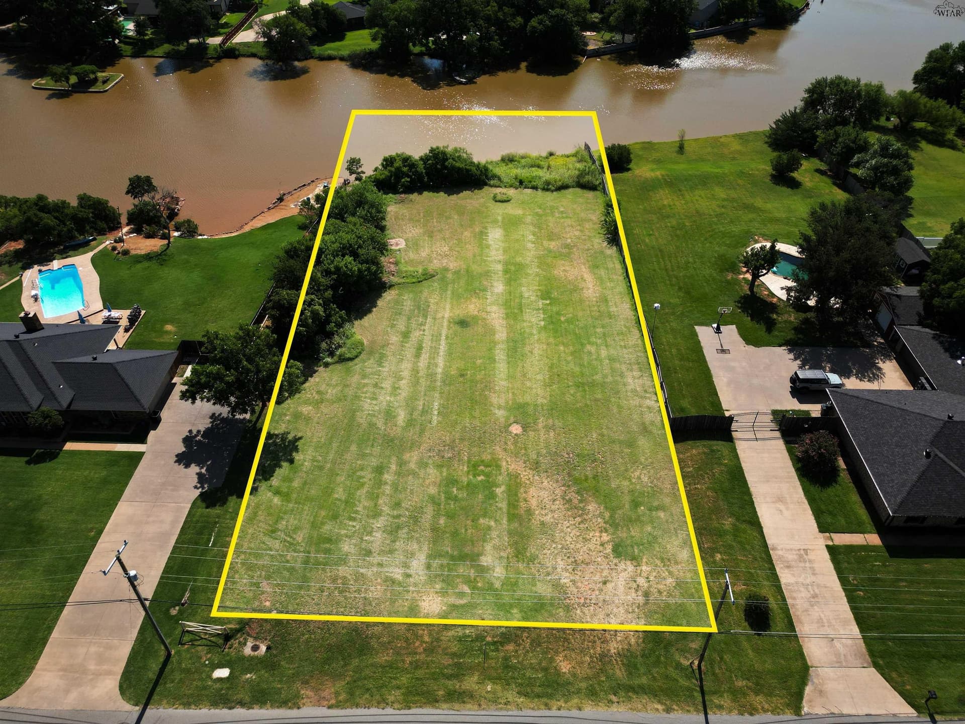1.01 acres in Wichita County gallery image 2