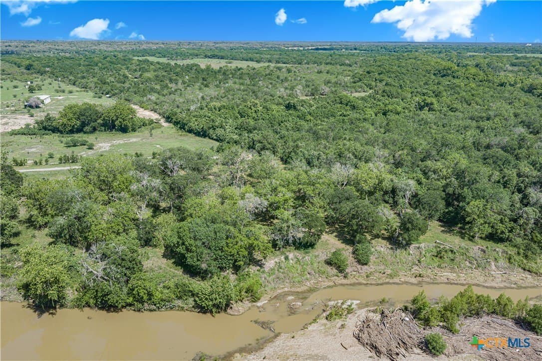 2.01 acres in DeWitt County - photo 5