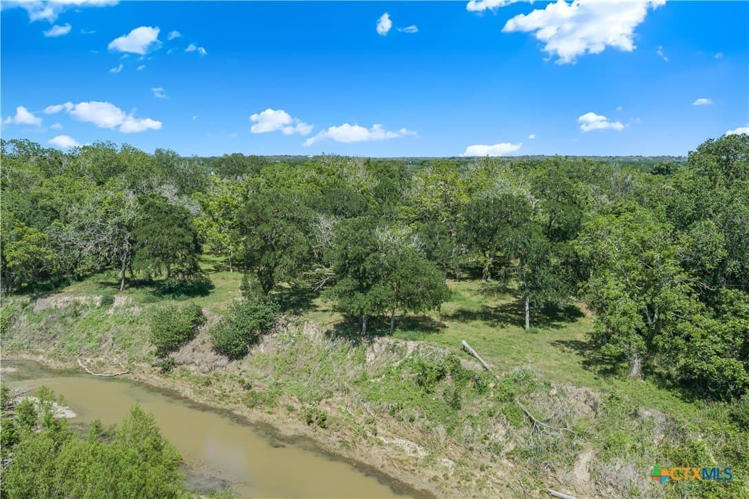 2.01 acres in DeWitt County - photo 6