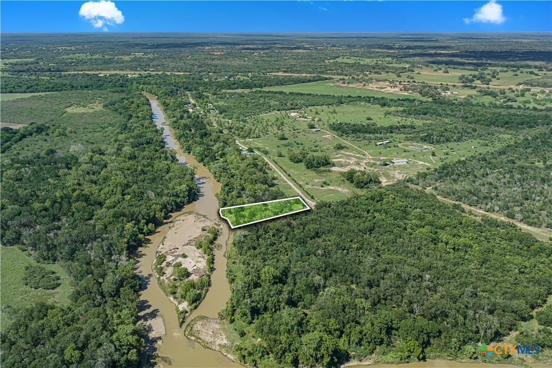 2.01 acres in DeWitt County