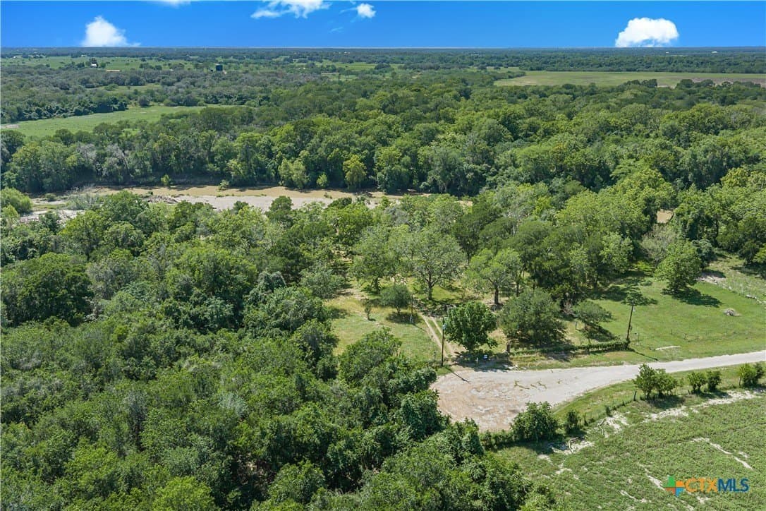 2.01 acres in DeWitt County - photo 12