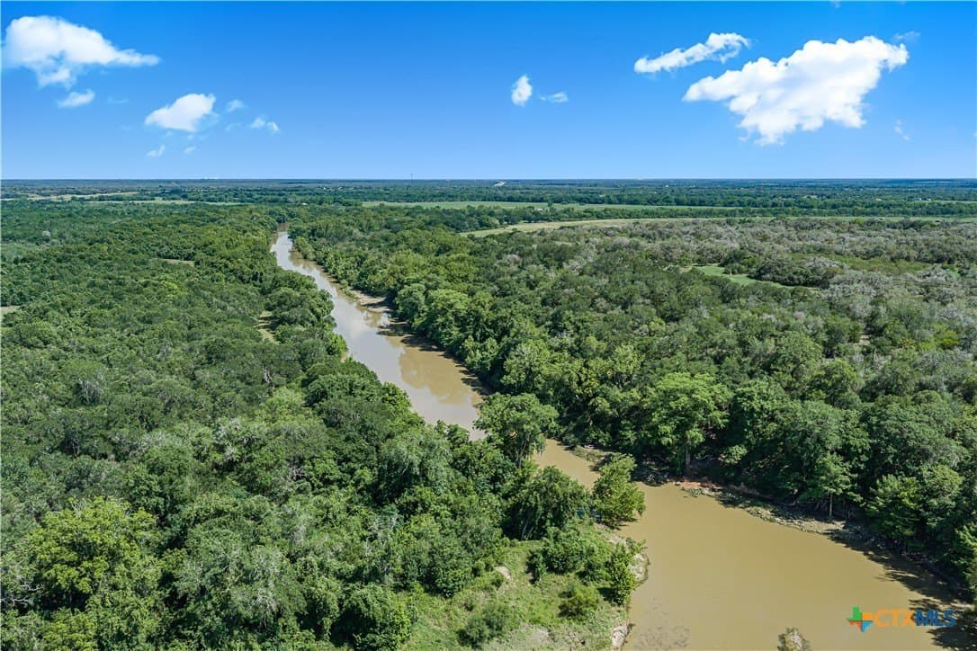 2.01 acres in DeWitt County - photo 4