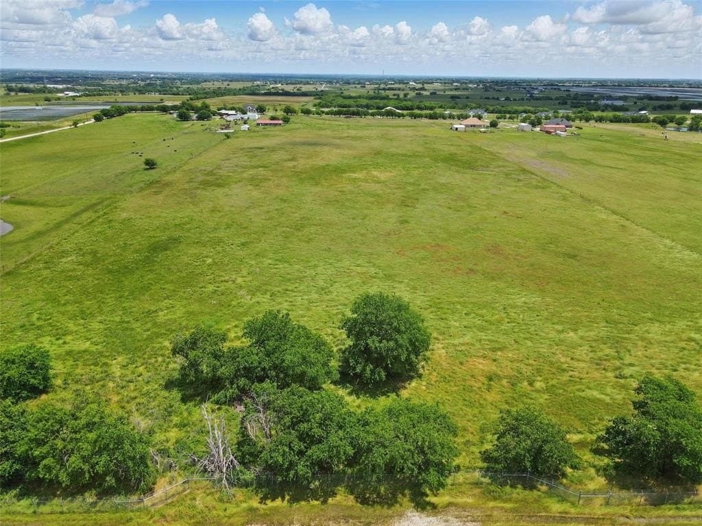 25 acres in Denton County