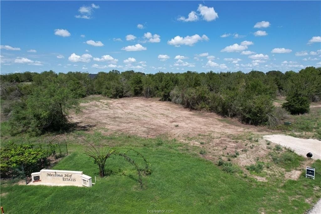 1.05 acres in Brazos County gallery image 2