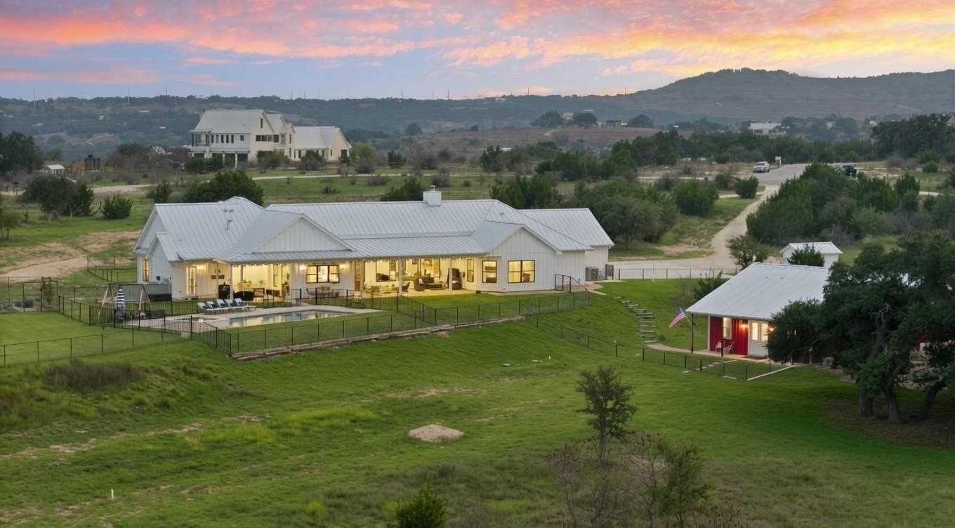 10.04 acres in Blanco County gallery image 2