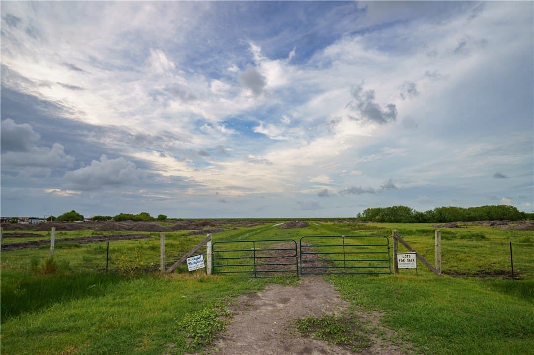 10.99 acres in Nueces County