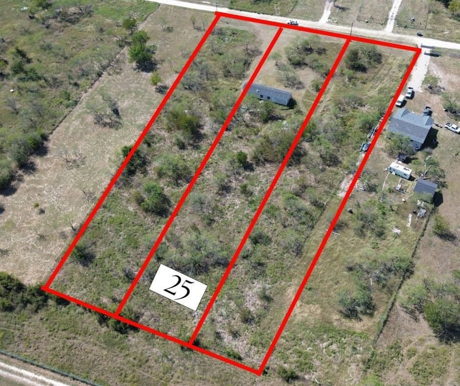 1.11 acres in Navarro County gallery image 2
